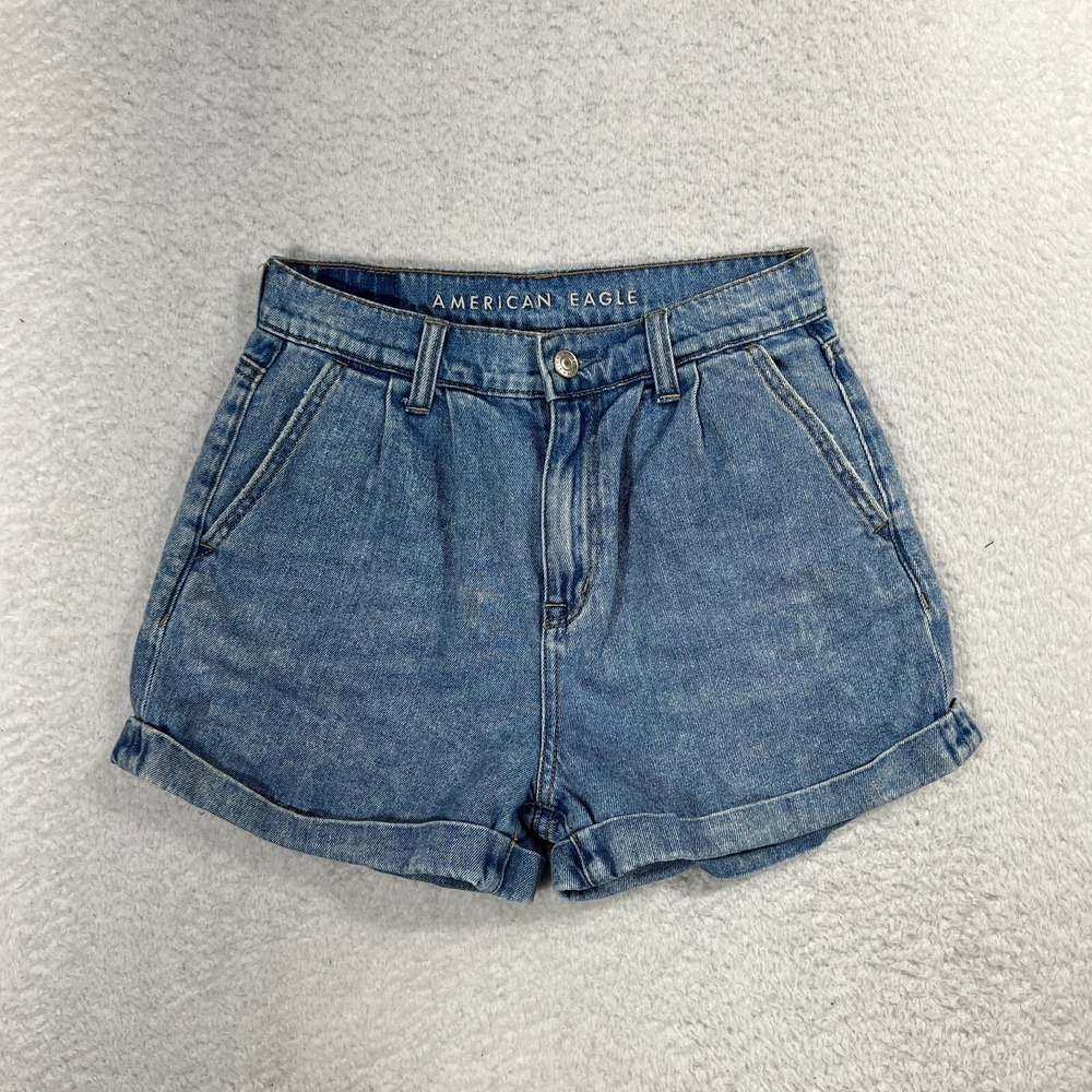 American Eagle Shorts Womens 00 W24.5 Mom Pleated Light Wash High Rise Blue